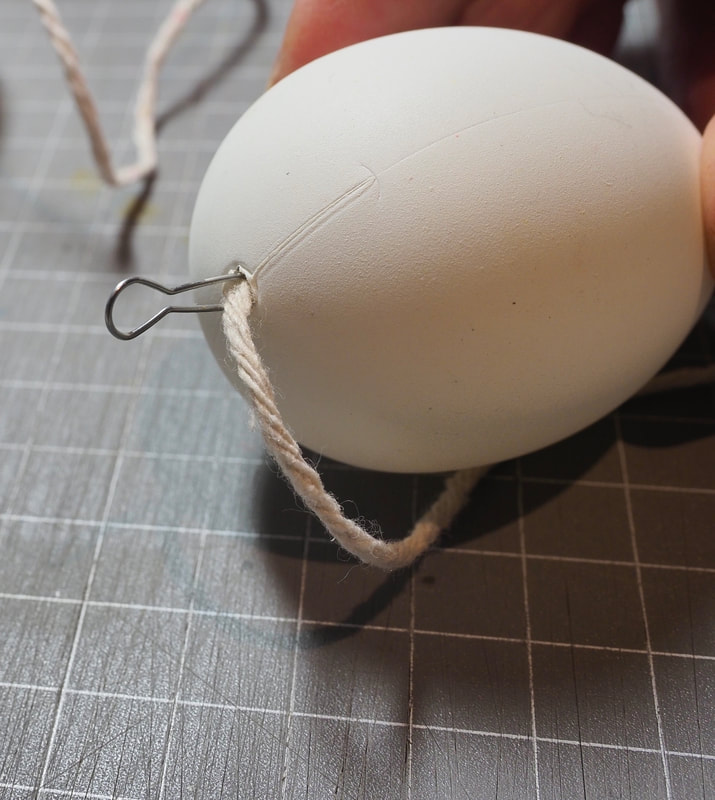 Decorative string eggs. Great for celebrating Easter. Fully illustrated and detailed tutorial to help you create your own.