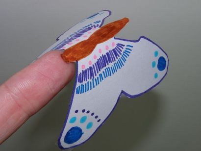 Free printable templates to make a balancing butterfly. Crafts for kids. 