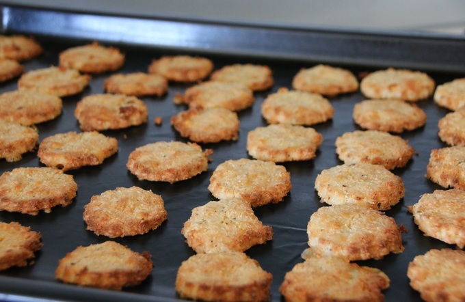 Cheddar Crackers. Grain Free, Nut Free, Low Carb cheese biscuits made with Coconut flour.