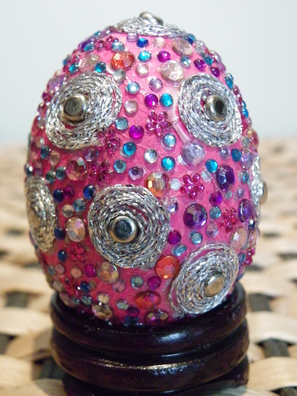 Decorative Foam Easter Eggs with Tissue Paper mache Coating and Rhinestones and String Spiral designs. Free craft Instructions.