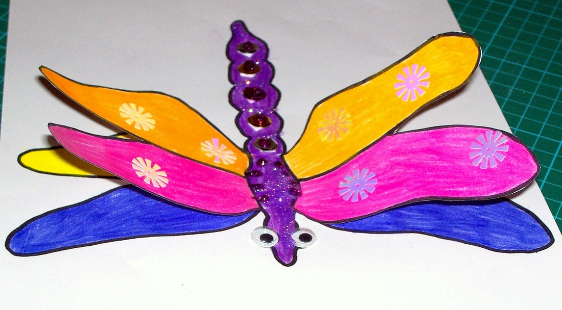 3D Dragonfly craft with free printable template. Crafts for kids. 