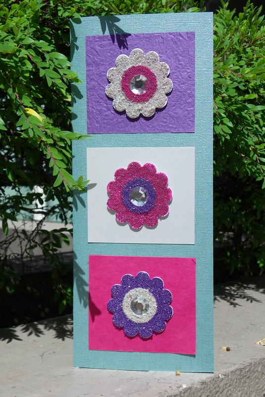 Free craft instructions how to make a micro-bead embellishment flower card Card making